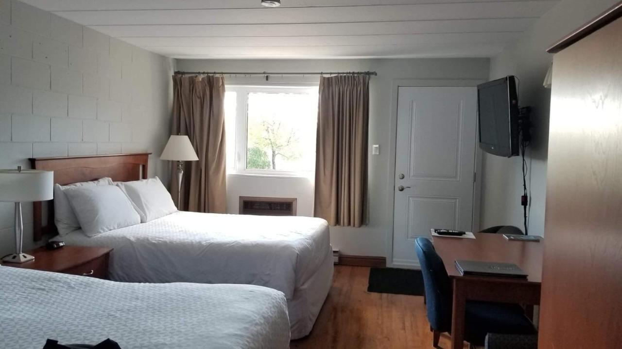 Auberge Happy Logis Lac-Etchemin Exterior photo